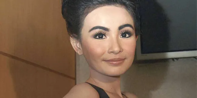 Bawel, Cara Soraya Larasati Akrabkan Diri