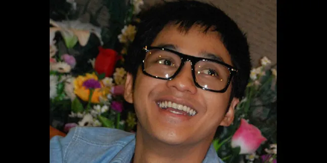 Adly Fairuz Ciptakan Lagu Spesial Untuk 'Bu Dokter'