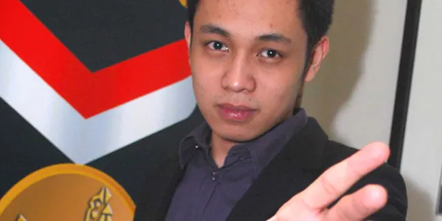 Aksi Api Russel Miracle Dapat Restu Menpora Aksi Api Russel Miracle Dapat Restu Menpora