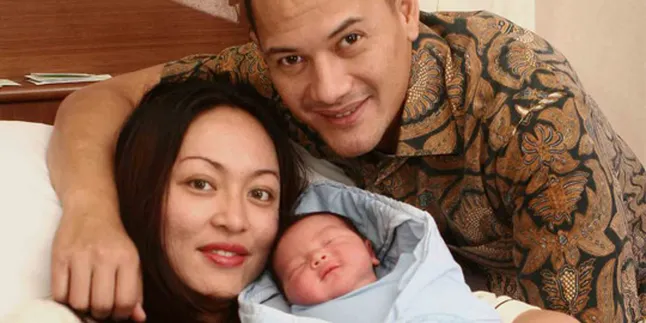 Pemakaman Adjie Diiringi Isak Tangis Angie