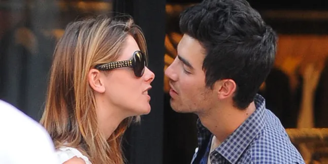Joe Jonas - Ashley Greene Siap Nikah?