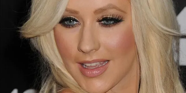 Christina Aguilera Minta Maaf Soal Salah Lirik