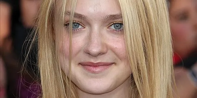 Dakota Fanning Digaet Jadi Keluarga Kerajaan