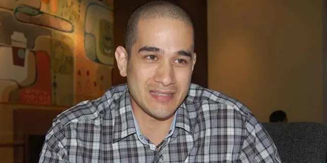 Okan Cornelius Terbawa Arus Bisnis