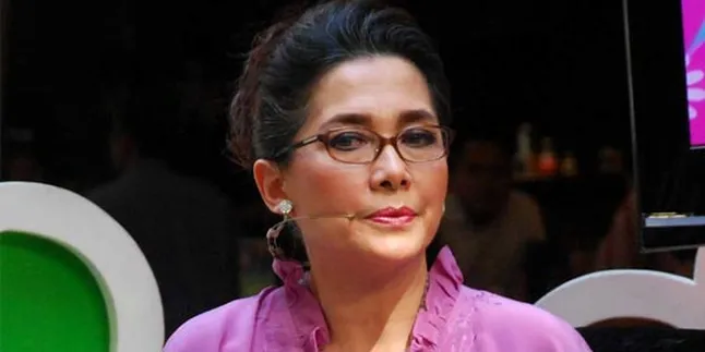 Cinta Widyawati Tak Pernah Luntur