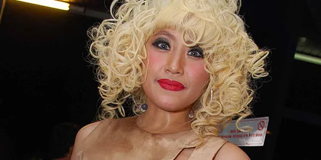 Pinkan Terbang Lintas Pulau Untuk Rayakan Valentine