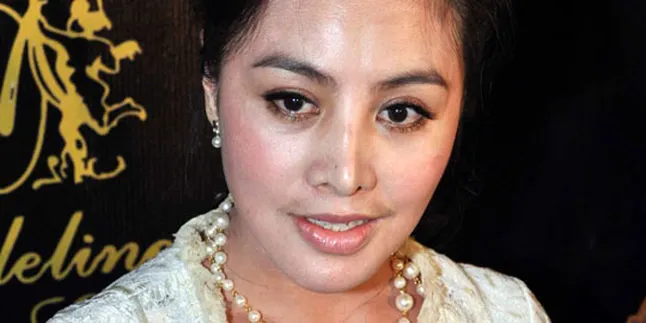 Perceraian Membuat Cici Paramida Lebih Waspada Perceraian Membuat Cici Paramida Lebih Waspada