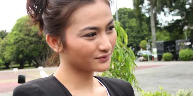 Debby Ayu Tak Ada Larangan Tampil Seksi