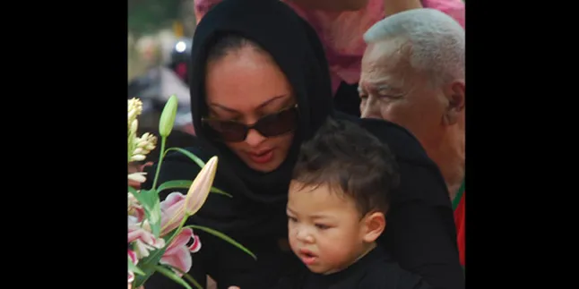Angie Teringat Adjie Setiap Melihat Keanu