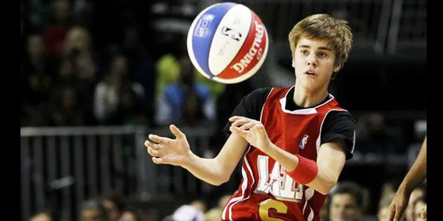Justin Bieber Jadi MVP di Pertandingan NBA!