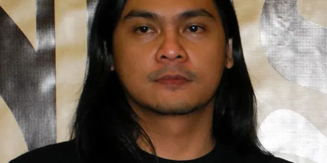 Stevie Item: Bukan Aksi Panggung, Cuma Kelilipan