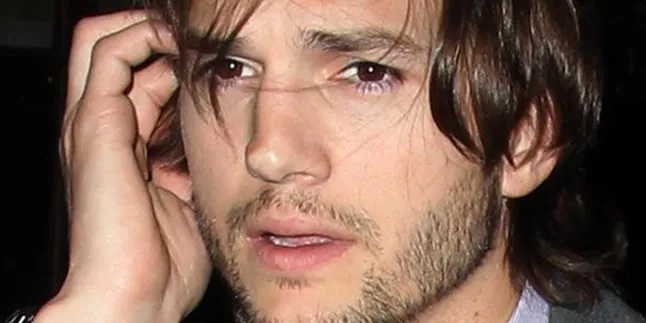 Ashton Kutcher: US$1.000 Untuk Kencani Aniston!