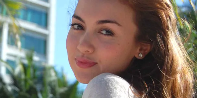 Pola Makan dan Tidur, Rahasia Cantik Rianti Cartwright