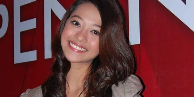 Poppy Bunga Suguhkan Cinta Monyet di 'Mama Papa'