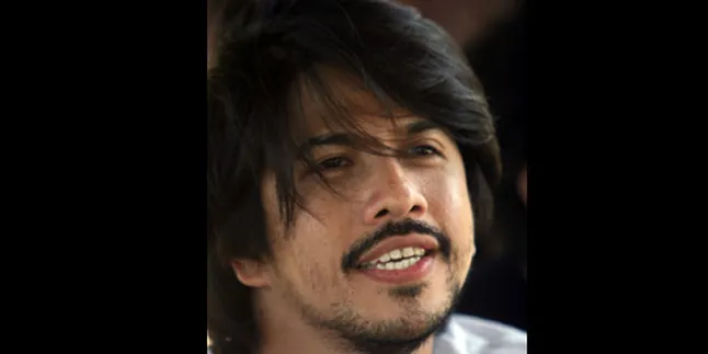 FOS Dedikasi Aryo Wahab Akan Musik Rock