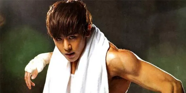 Nichkhun 2PM Pamer Tubuh di Majalah Men Health