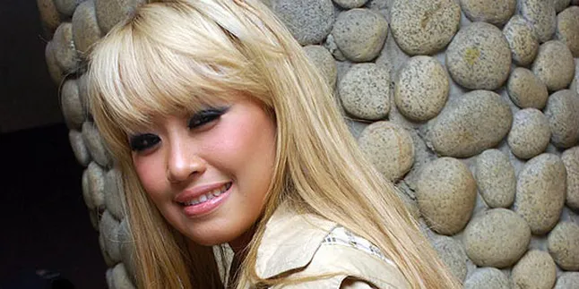 Pinkan Mambo, Dari Benci Jadi Cinta Bola