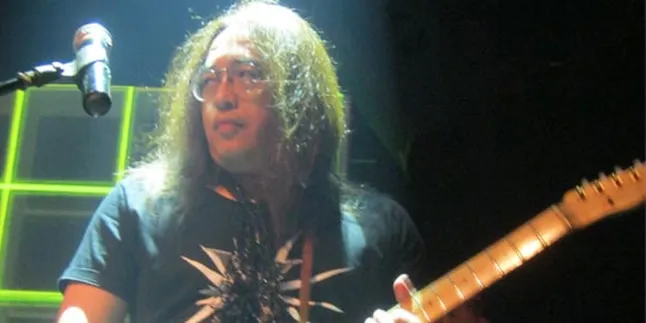 KLa Project Hibur Penonton Setia Medan