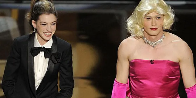 Guyonan Anne Hathaway - James Franco 'Garing'