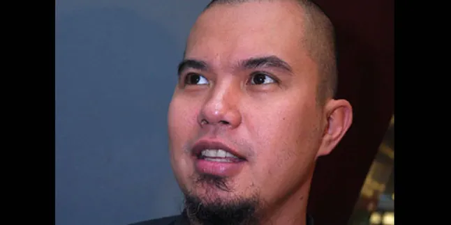 Ahmad Dhani Serahkan Mobil Setelah Polisi Datang