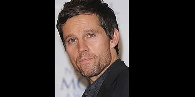 Jason Orange 'Dirampok'