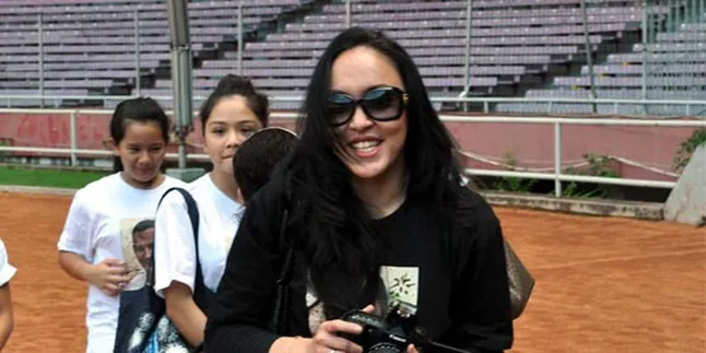 Angelina Sondakh Bahas Statuta PSSI