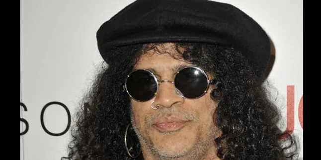 Slash: Charlie Sheen Tetap Rock ‘n’ Roll
