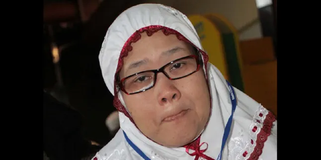 Rini S Bon Bon: Teman-Teman Artis Masih Beriman Rini S Bon Bon: Teman-Teman Artis Masih Beriman