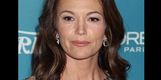 Diane Lane Jadi Ibu Angkat Superman