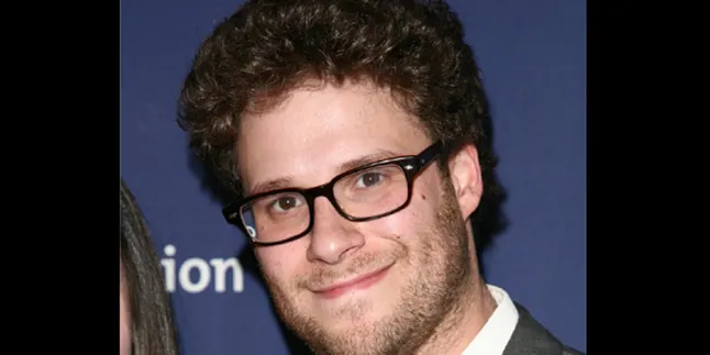 'Naik', Seth Rogen Butuh Baju!