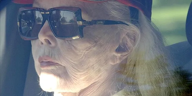 Zsa Zsa Gabor Menolak Diamputasi Zsa Zsa Gabor Menolak Diamputasi