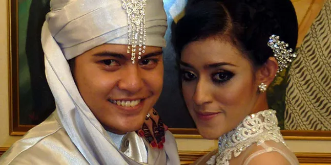 Fairuz A Rafiq - Galih Ginanjar Resmi Nikah Fairuz A Rafiq - Galih Ginanjar Resmi Nikah