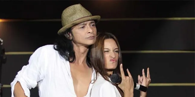 Andi Rif - Rebecca Hangatkan Suasana