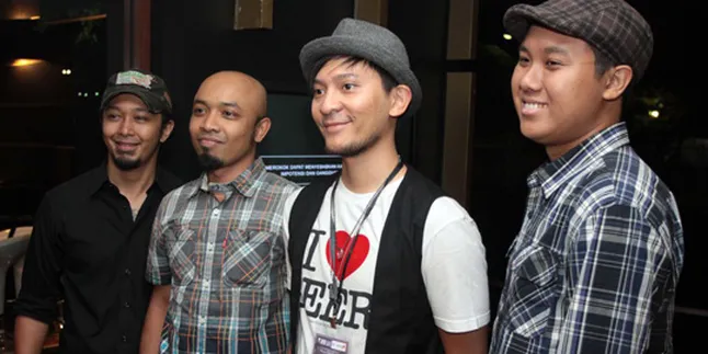 Mike's Band Dicomot Dari Nama Situs Porno