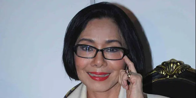 Moerdiono Hutang Nyawa Pada Poppy Dharsono