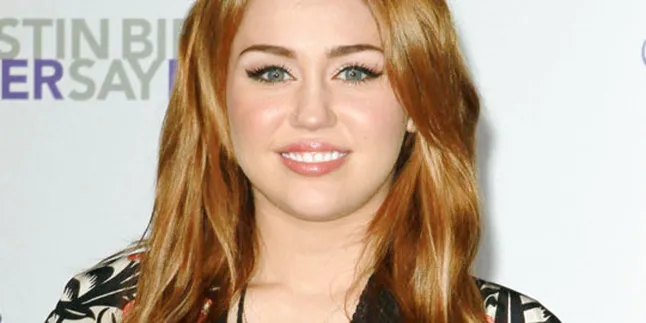 Miley Cyrus - Bassis King Of Leon PDKT!