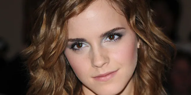 Emma Watson Tunda Kuliah