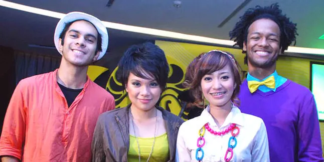 Tangga Bikin Video Klip Lagu Munafik