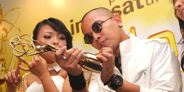 Kotak Persembahkan Piala Indosat Award Untuk Posan