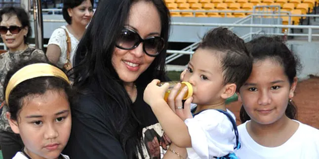 40 Hari Adjie Massaid, Angie Undang Sebanyak-Banyaknya