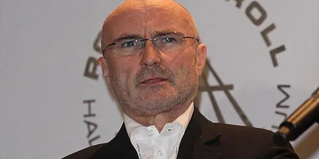Phil Collins Bantah Kabar Pensiun Dirinya Phil Collins Bantah Kabar Pensiun Dirinya