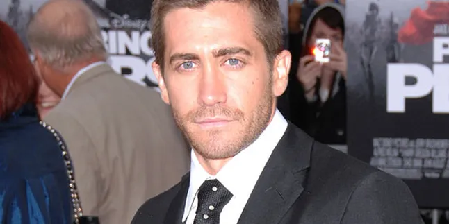 Jake Gyllenhaal - Fans Berkelahi di Kamar Kecil