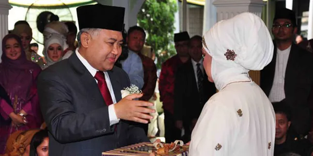 Din Syamsudin Lamar Istri Lewat BBM Din Syamsudin Lamar Istri Lewat BBM