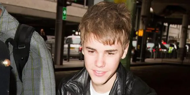 Ulah 2 Fansnya, Justin Bieber Tidur di Bus Tur