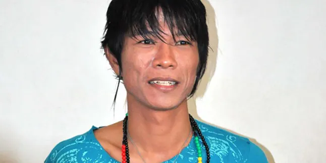 Andika - Izzy 'Ngumpet' Saat Menghisap Ganja