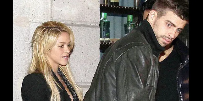 Shakira Cium Pacar Baru di Sampul Majalah