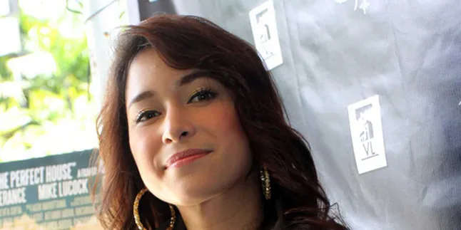 Vera Lasut Ajak Penonton Sport Jantung