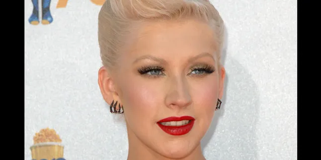 Bebas, Christina Aguilera 'Kumat' Lagi