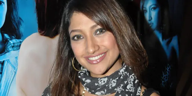 Cantik dan Haters ala Rahma Azhari