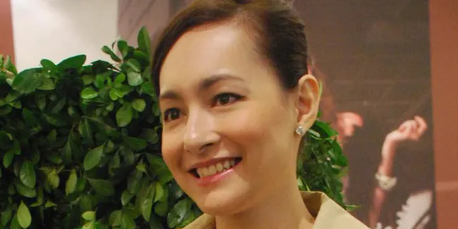 Dewi Rezer Jualan Tas Second Branded